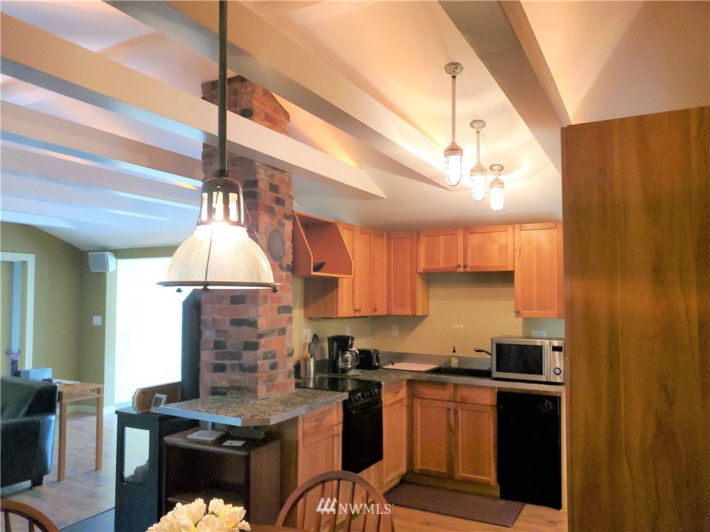 7270 East Grapeview Loop Road Allyn, WA 98524 - Photo 16 of 33 Gallery Image 16