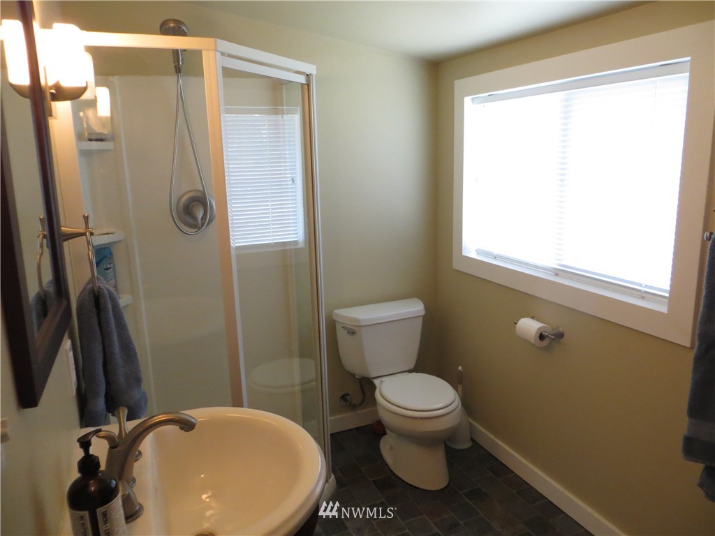 7270 East Grapeview Loop Road Allyn, WA 98524 - Photo 22 of 33 Gallery Image 22