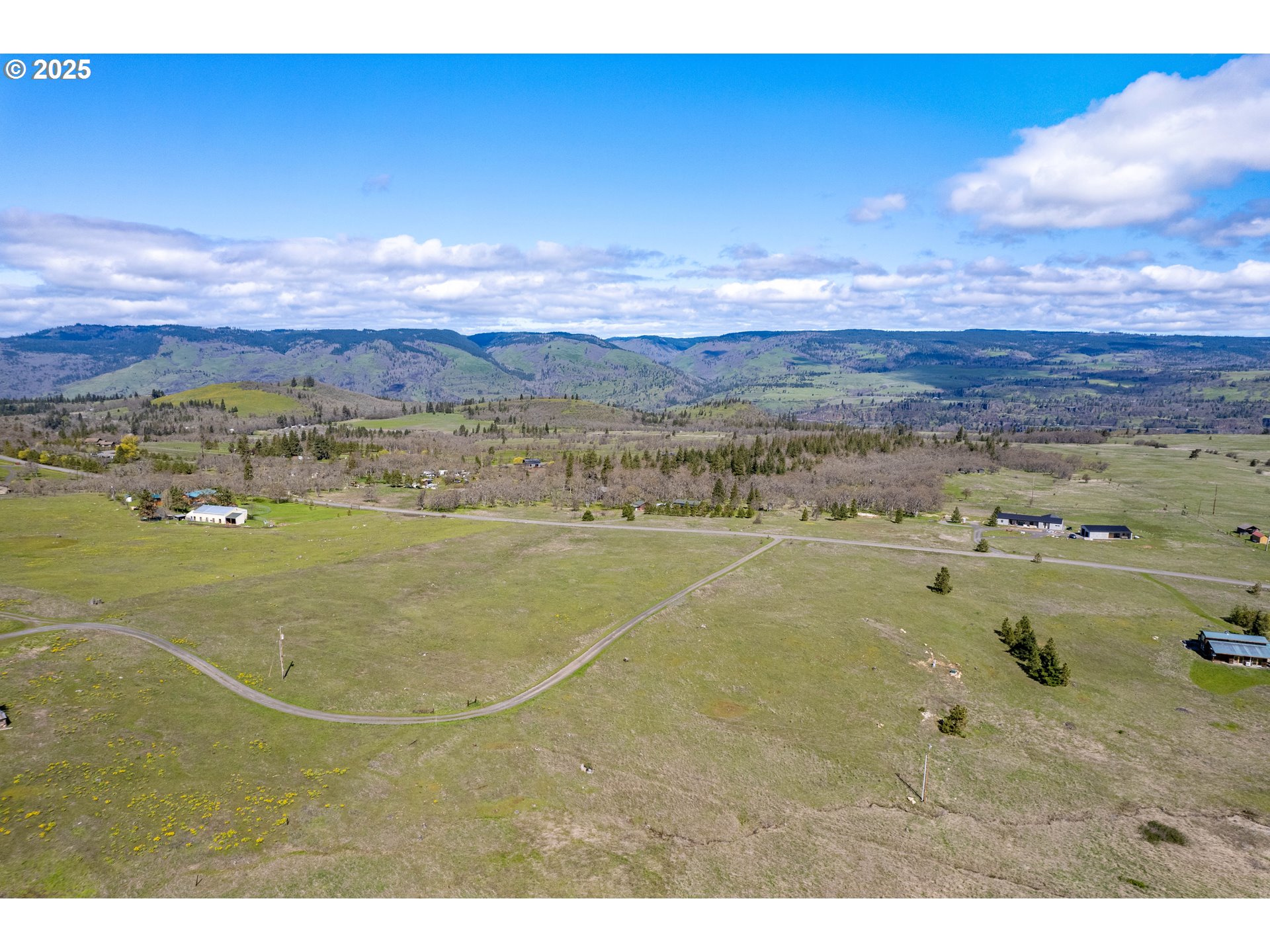 7310 Wagon Road West Mosier, OR 97040 - Photo 8 of 19 Gallery Image 8