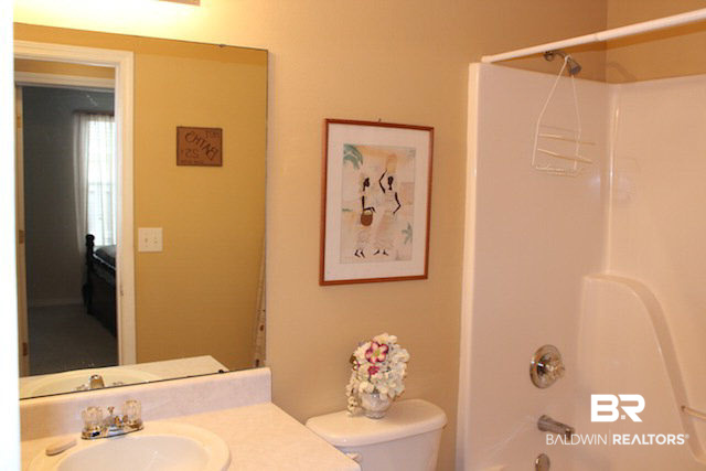 8327 Edgewood Drive Daphne, AL 36526 - Photo 16 of 21 Guest Bathroom