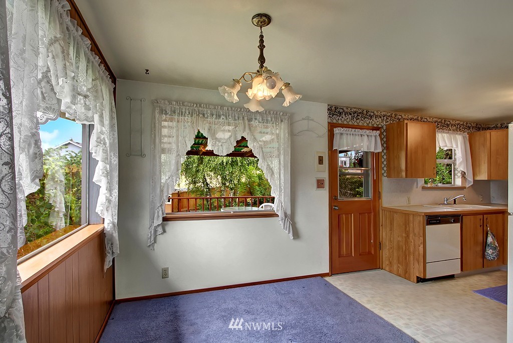 11426 Southeast 186th Street Renton, WA 98055 - Photo 5 of 22 Gallery Image 5
