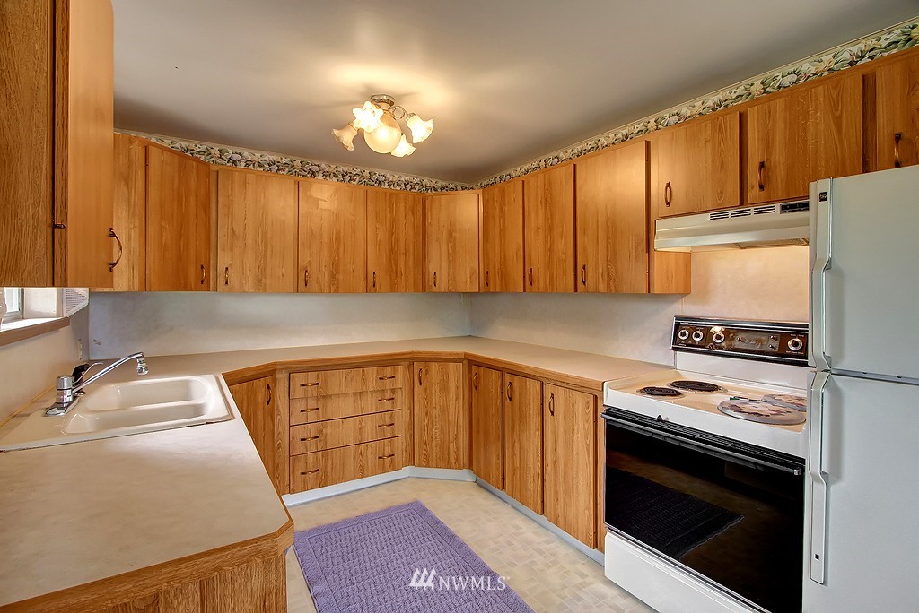11426 Southeast 186th Street Renton, WA 98055 - Photo 7 of 22 Gallery Image 7