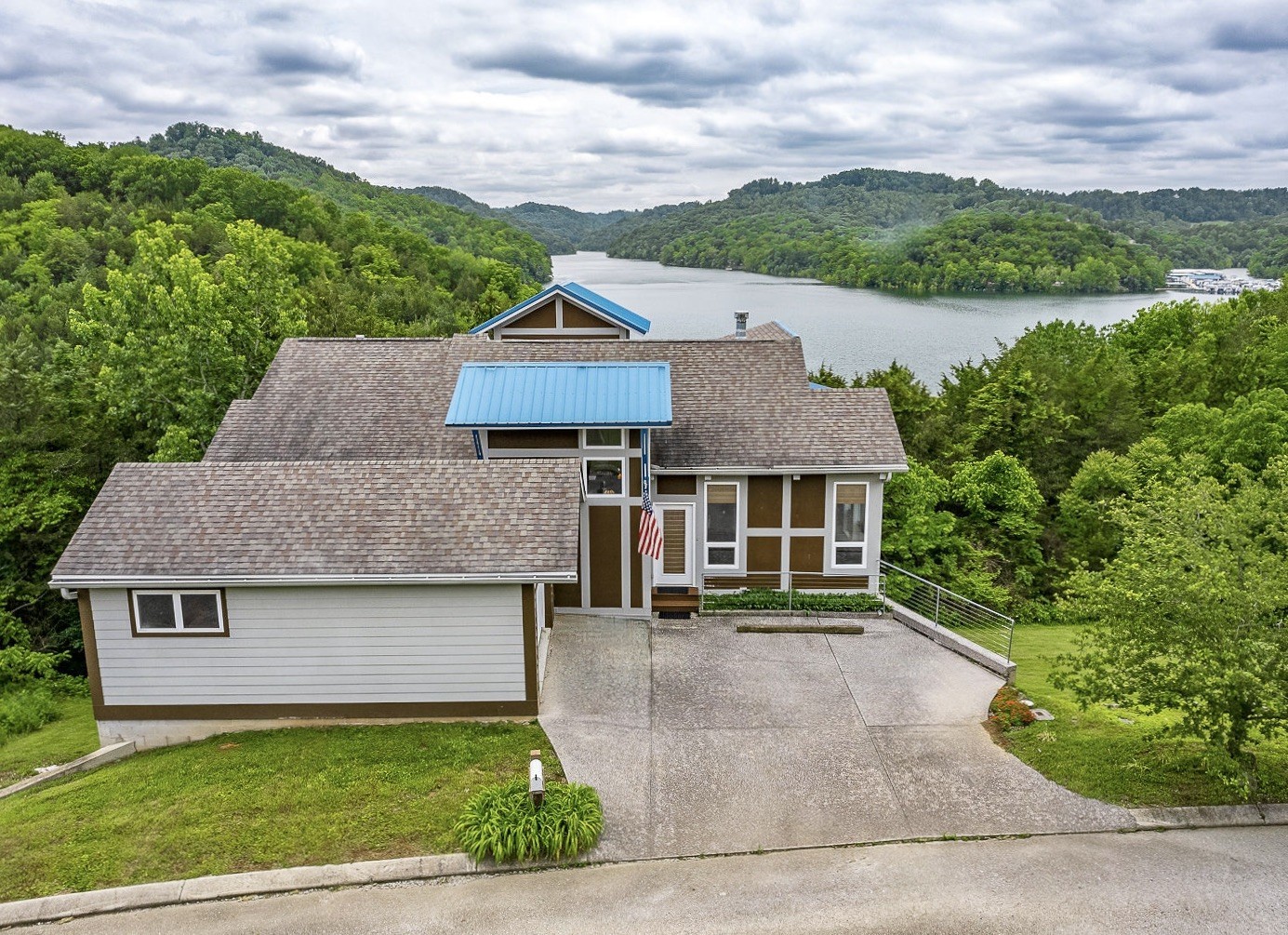 140 Sandgate Drive Smithville, TN 37166 - Photo 3 of 49 an aerial view of a house
