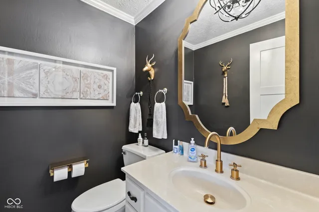 $949,900 | 2430 Woodsway Drive, Greenwood, IN 46143