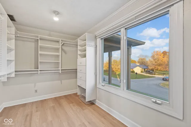 $949,900 | 2430 Woodsway Drive, Greenwood, IN 46143