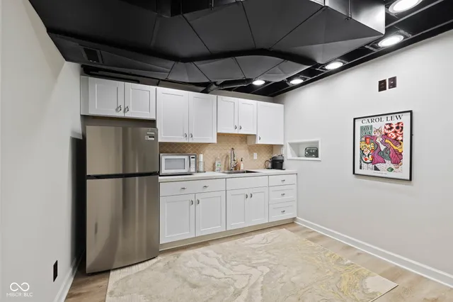 $949,900 | 2430 Woodsway Drive, Greenwood, IN 46143