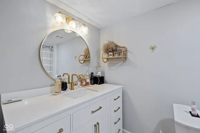 $949,900 | 2430 Woodsway Drive, Greenwood, IN 46143