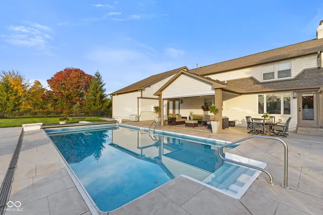 $949,900 | 2430 Woodsway Drive, Greenwood, IN 46143