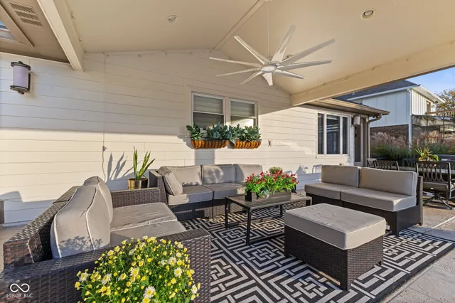 $949,900 | 2430 Woodsway Drive, Greenwood, IN 46143