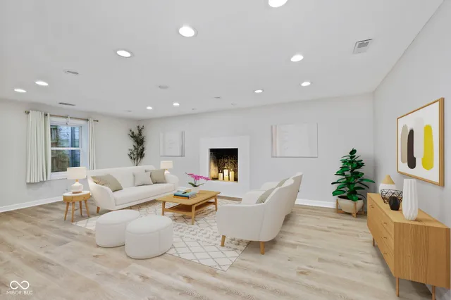 $949,900 | 2430 Woodsway Drive, Greenwood, IN 46143