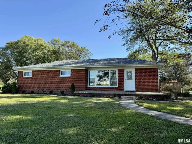 $224,900 | 744 Airport Road, Metropolis, IL 62960