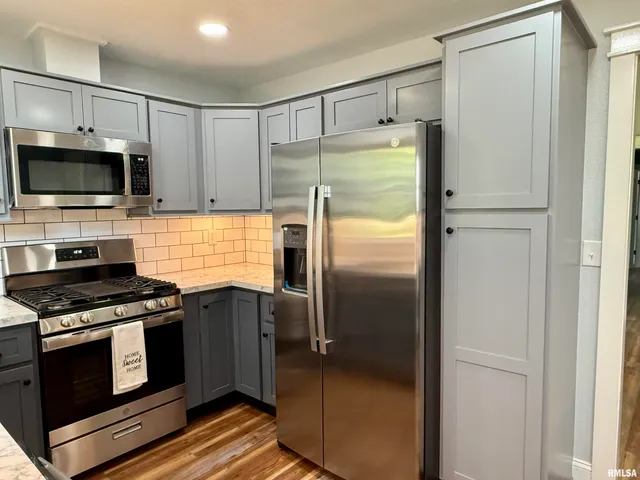 $224,900 | 744 Airport Road, Metropolis, IL 62960