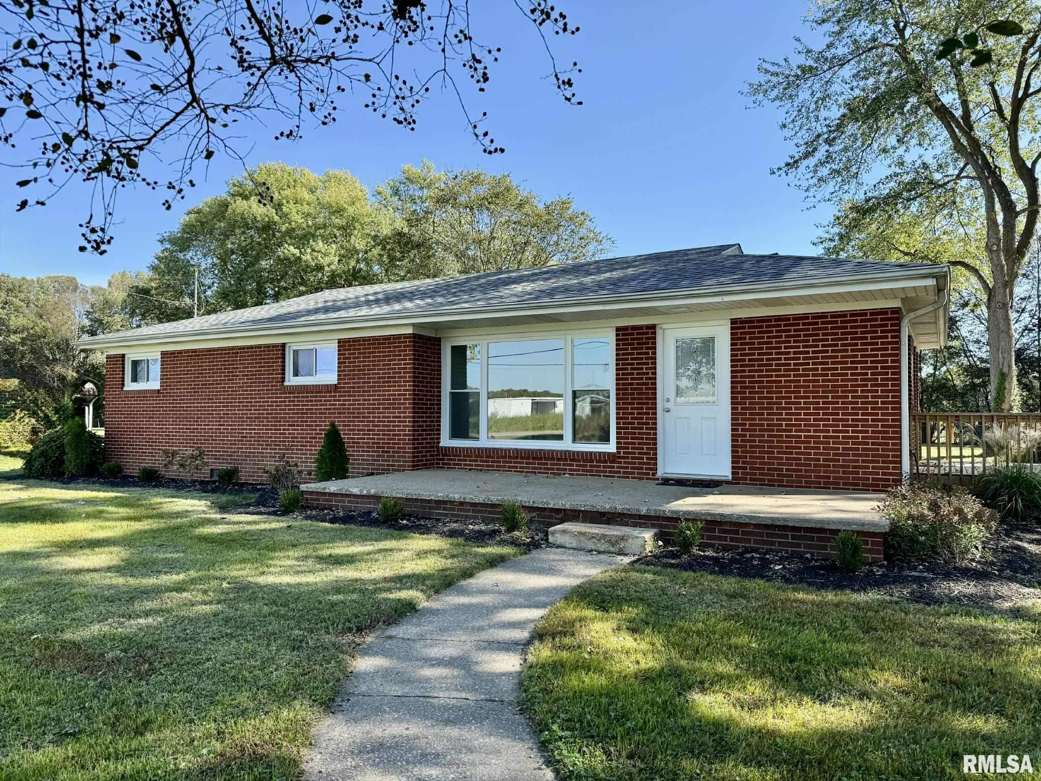 744 Airport Road Metropolis, IL 62960 - Photo 3 of 33