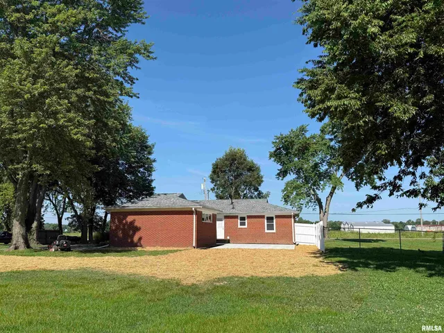 $224,900 | 744 Airport Road, Metropolis, IL 62960