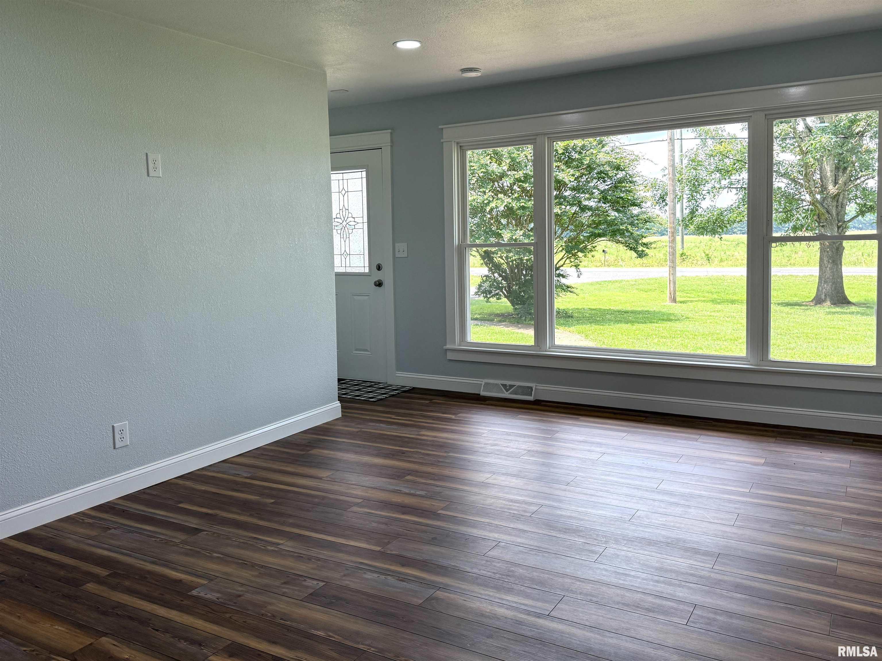 744 Airport Road Metropolis, IL 62960 - Photo 6 of 33