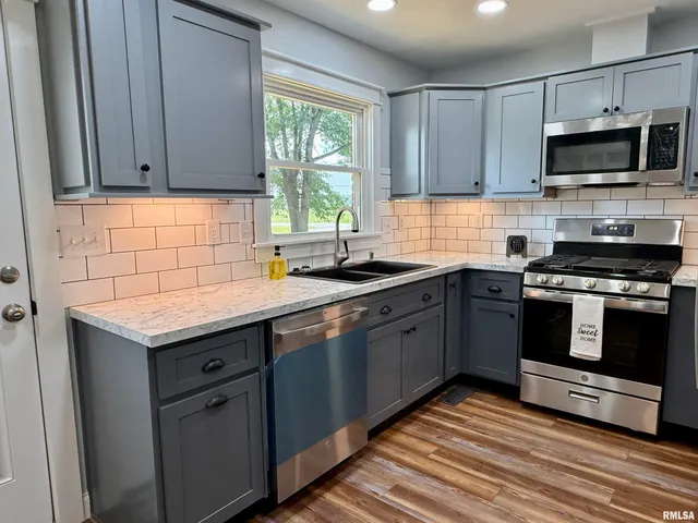 $224,900 | 744 Airport Road, Metropolis, IL 62960