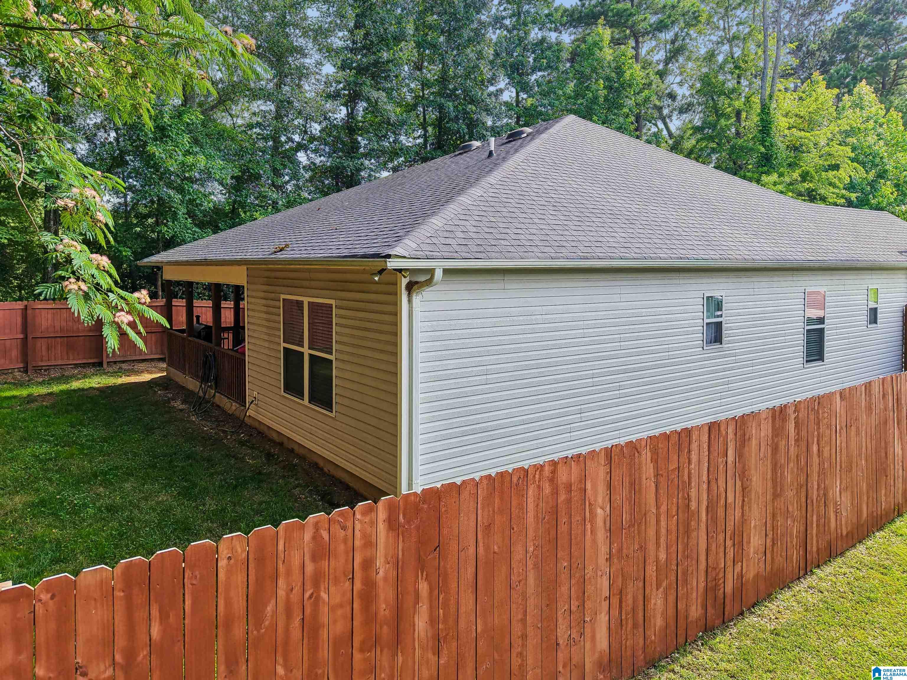 157 Trinity Lane Oneonta, AL 35121 - Photo 3 of 34