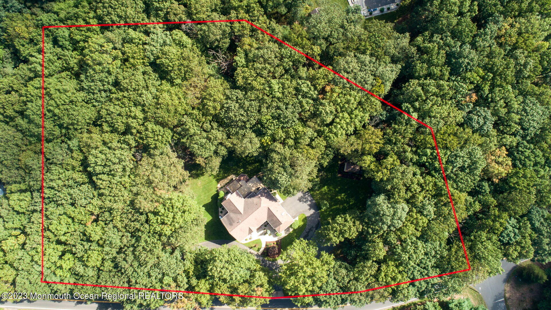 81 Agress Road Millstone Township, NJ 08535 - Photo 33 of 35