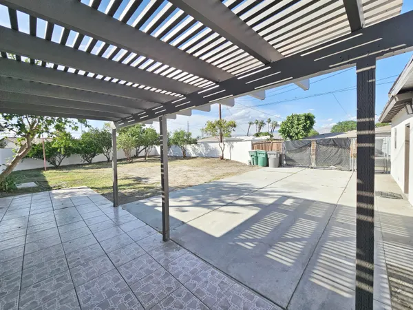 $515,000 | 82012 Sierra Avenue, Indio, CA 92201
