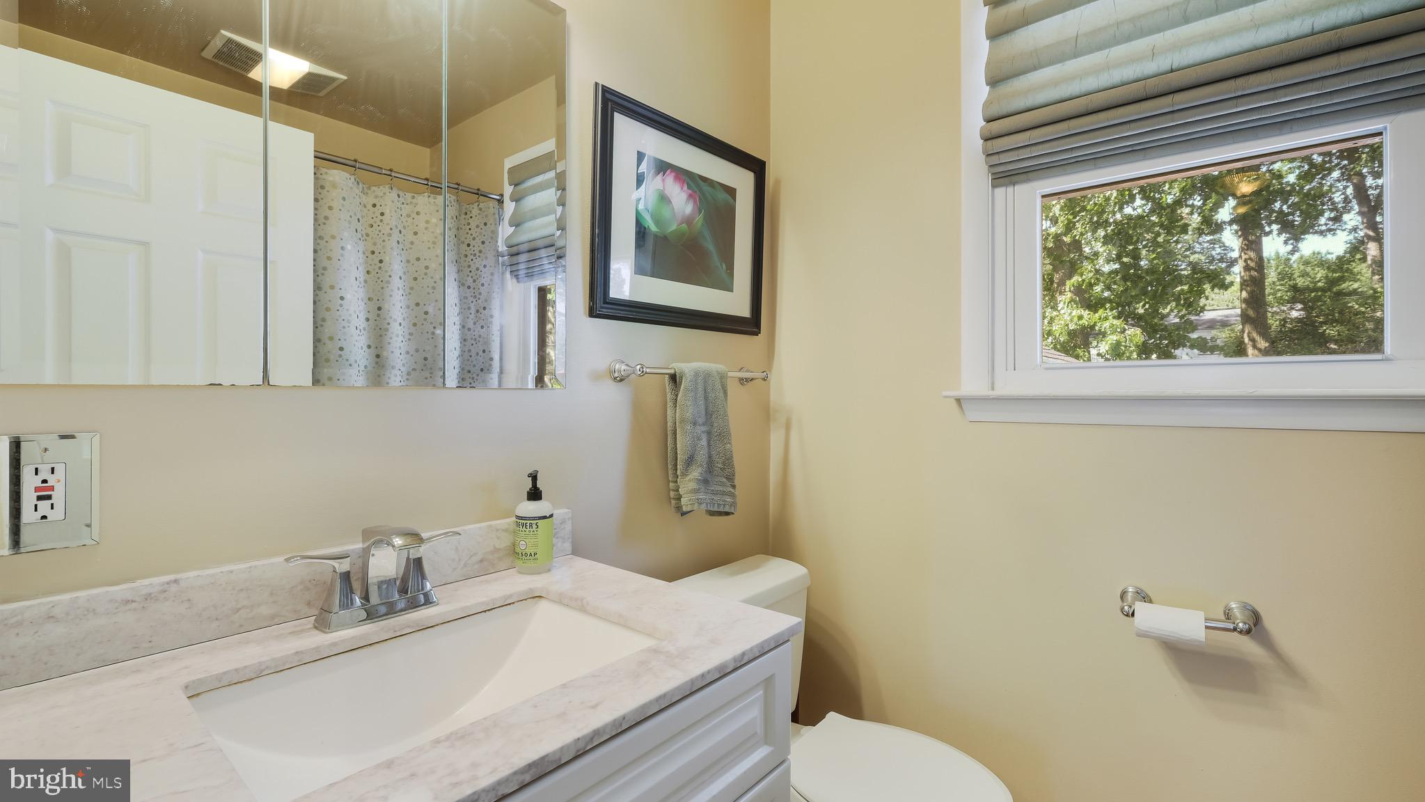 28 Russell Road Willow Grove, PA 19090 - Photo 14 of 27 Main Bathroom