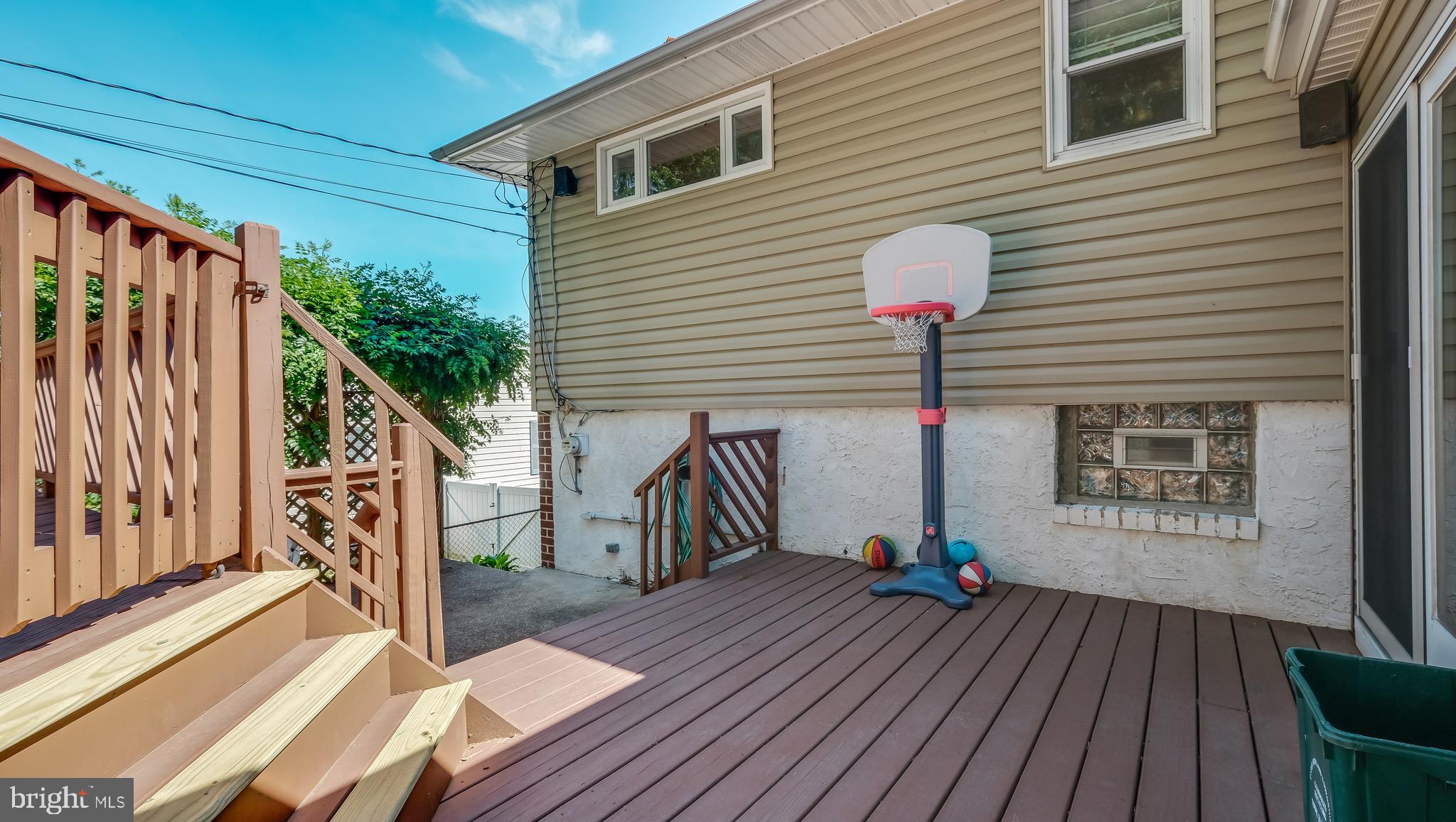 28 Russell Road Willow Grove, PA 19090 - Photo 24 of 27 Lower level deck