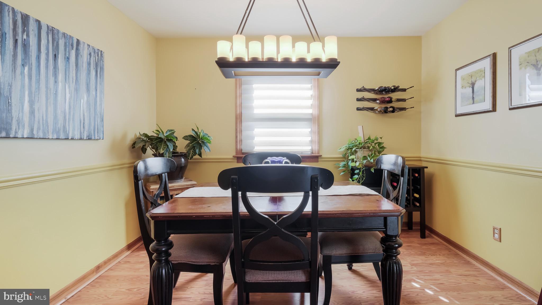 28 Russell Road Willow Grove, PA 19090 - Photo 9 of 27 Dining Room