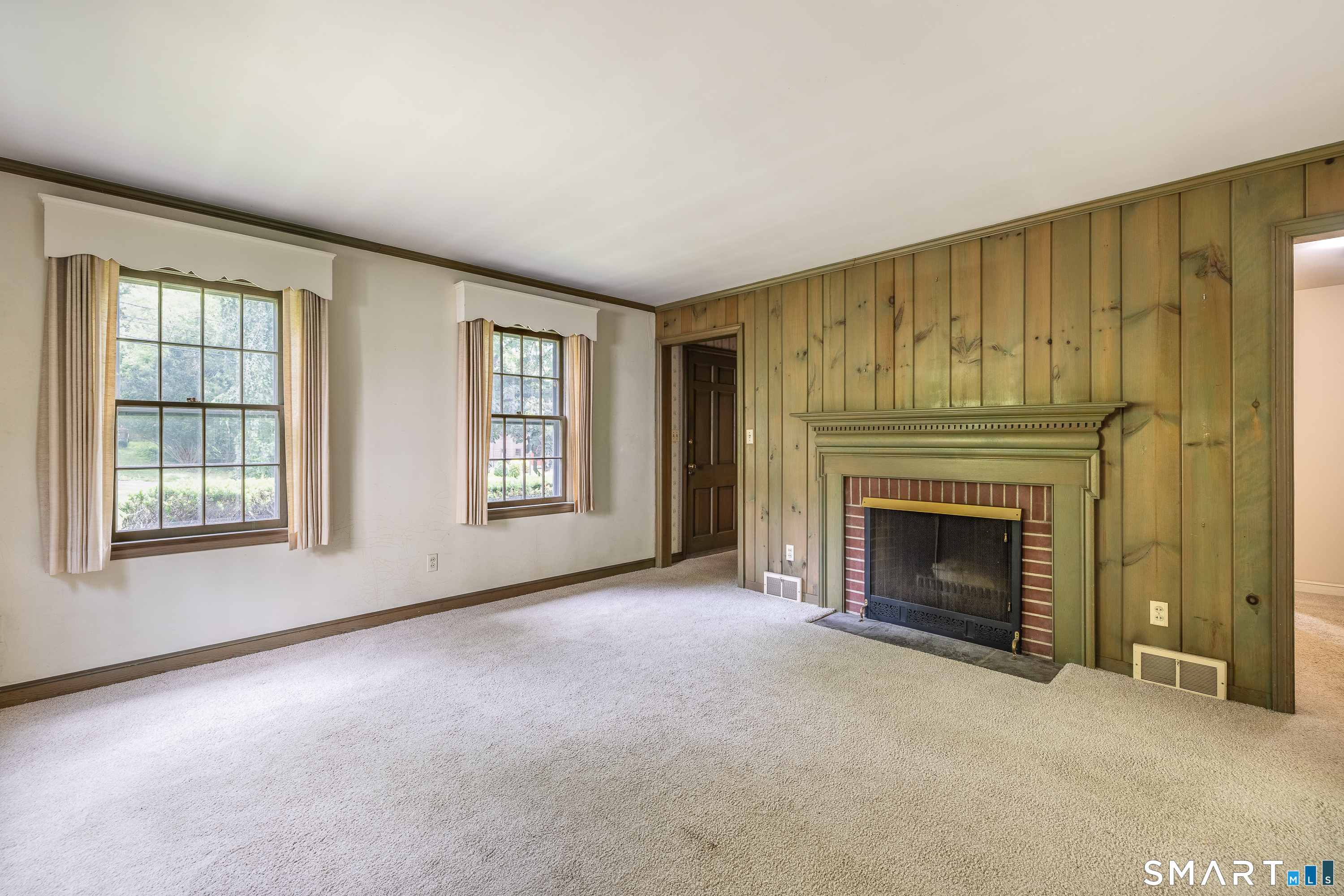 65 Manor Hill Road Stratford, CT 06614 - Photo 5 of 36