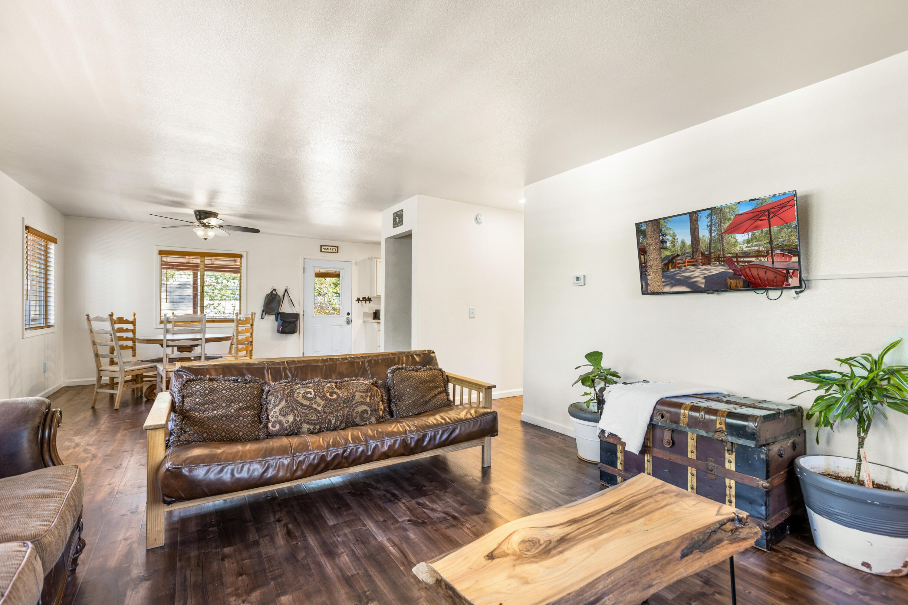 53589 Tollgate Road Idyllwild, CA 92549 - Photo 28 of 51 a living room with furniture and a flat screen tv