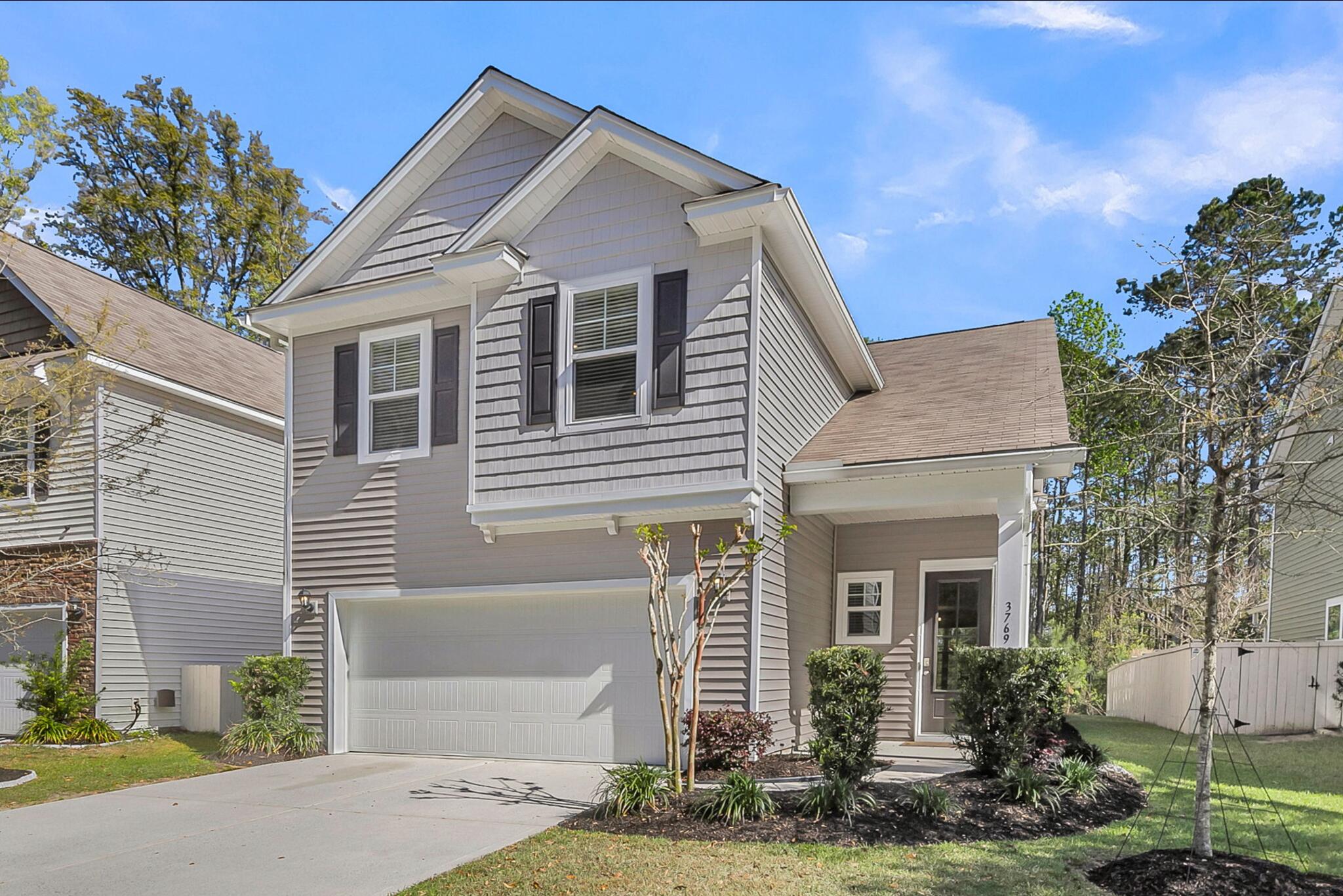 3769 Sawmill Court Mount Pleasant, SC 29429 - Photo 3 of 46 333