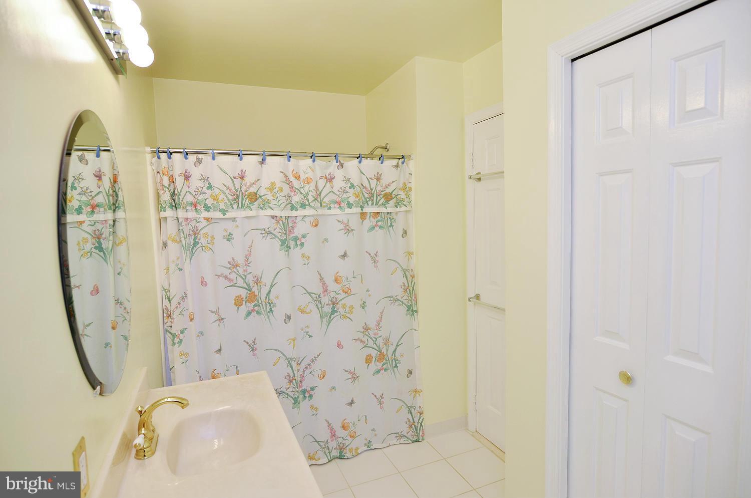 10107 Marshall Pond Road Burke, VA 22015 - Photo 13 of 29 Bath