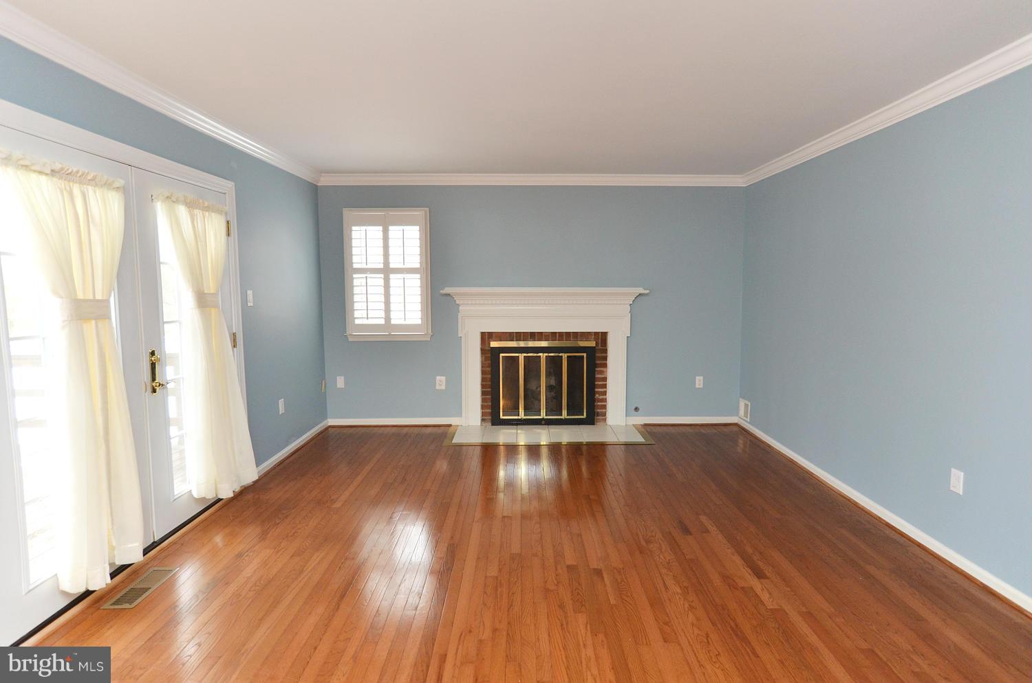 10107 Marshall Pond Road Burke, VA 22015 - Photo 10 of 29 Family Room