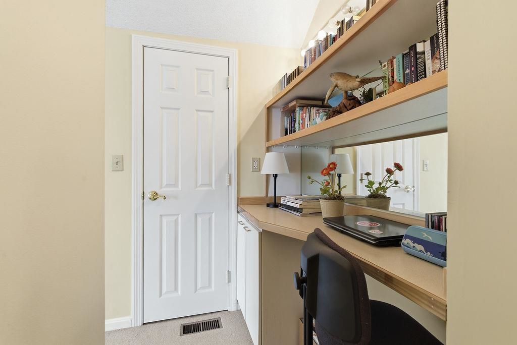 190 Chase Way, Unit 190 Manchester, NH 03104 - Photo 25 of 37