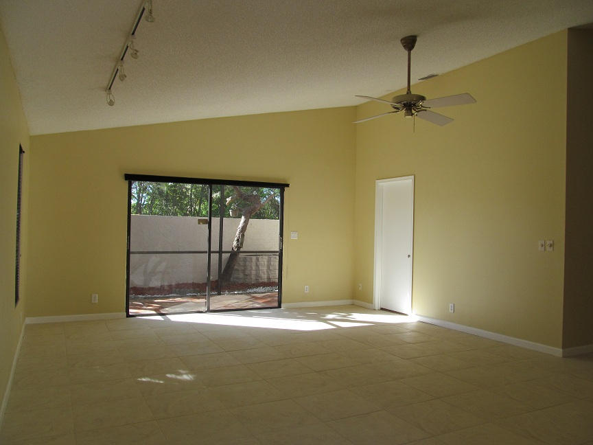 6538 Contempo Lane Boca Raton, FL 33433 - Photo 3 of 16 LIVING ROOM