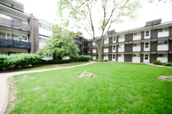 $233,900 | 4718 Russett Lane, Unit 104, Skokie, IL 60076