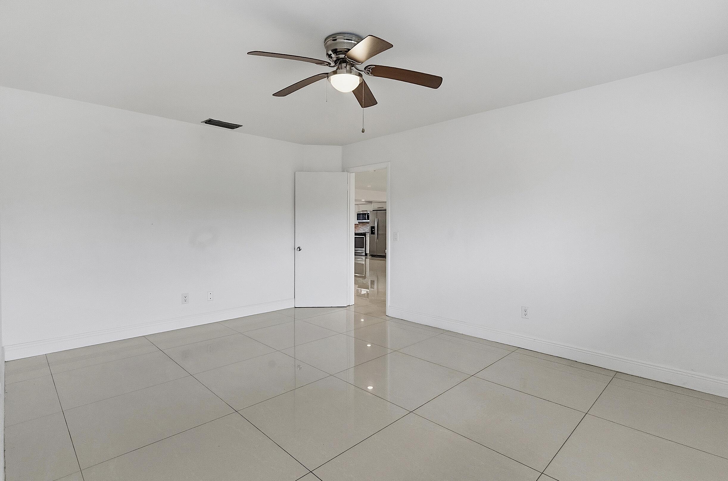 2910 Northeast 40th Court Lighthouse Point, FL 33064 - Photo 29 of 49 2910 NE 40th Ct - - 028