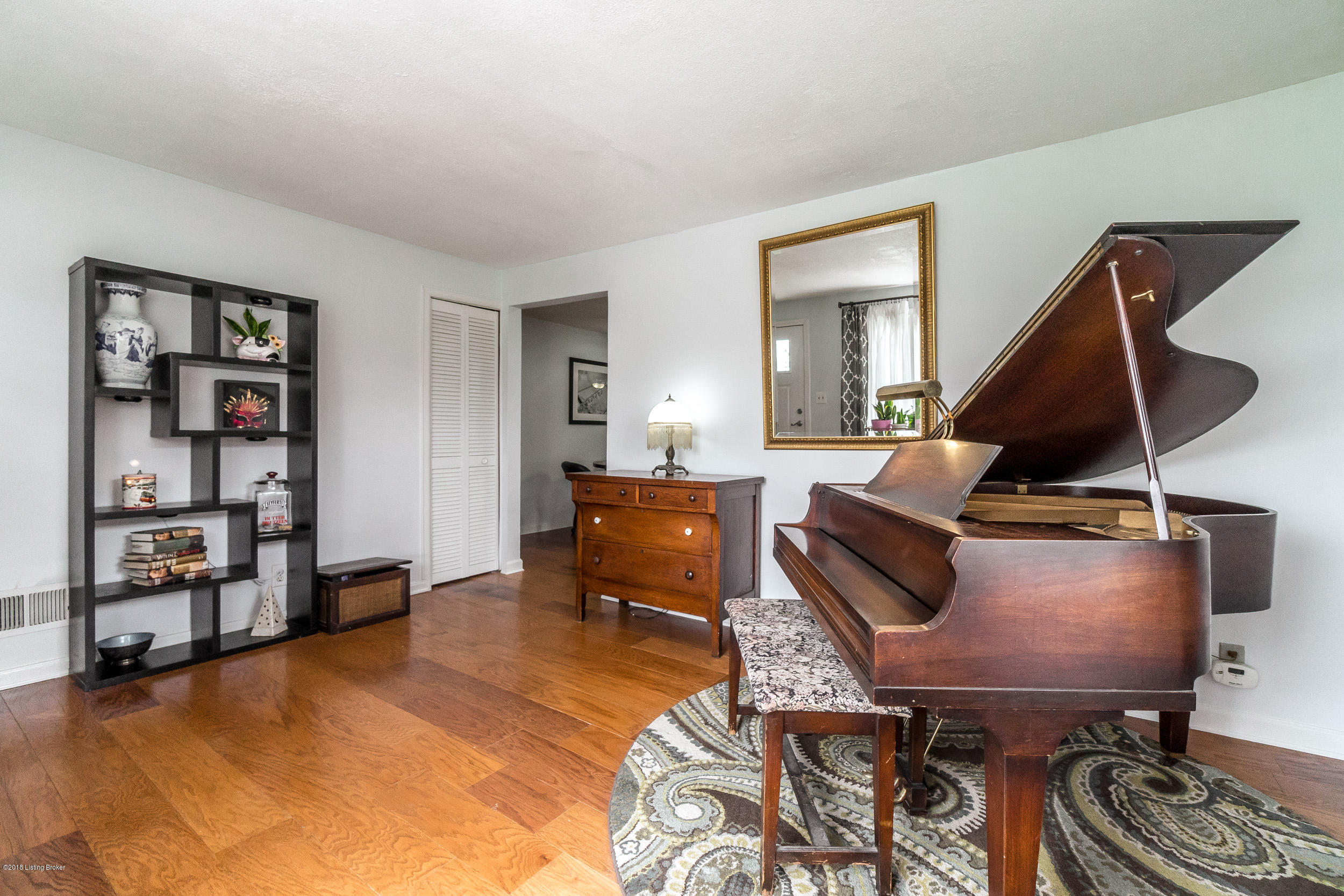 6611 Delton Road Louisville, KY 40258 - Photo 8 of 49 7
