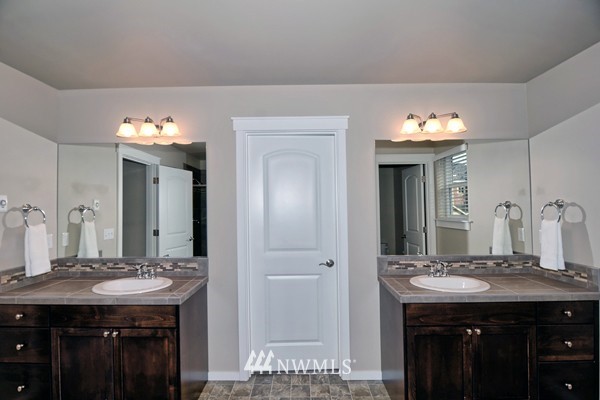 305 204th Street Southeast Bothell, WA 98012 - Photo 15 of 22