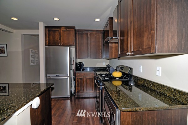 305 204th Street Southeast Bothell, WA 98012 - Photo 5 of 22