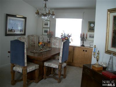 154 Walnut Circle, Unit 212 Rohnert Park, CA 94928 - Photo 5 of 12 Formal dining area.