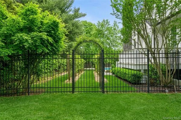 $50,000 | 15 Carter Road, Hampton Bays, NY 11946