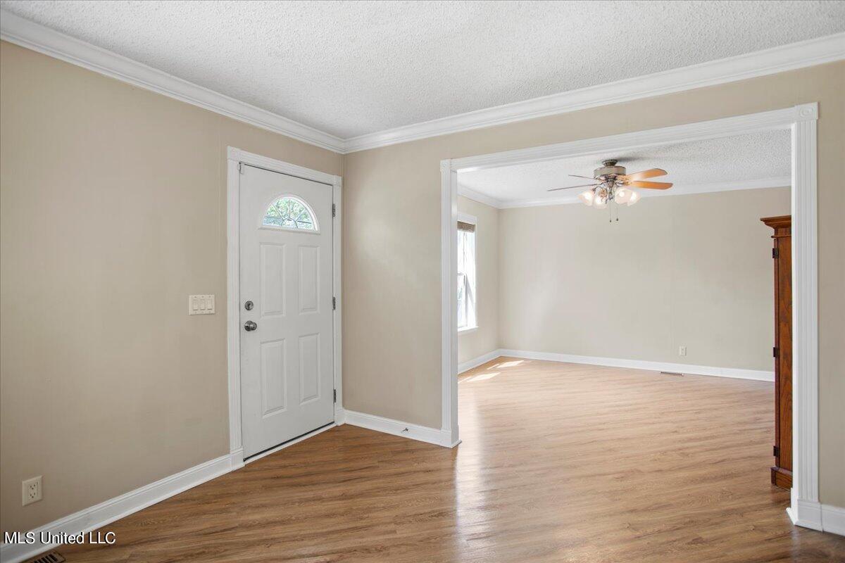 20731 Yankee Town Road Saucier, MS 39574 - Photo 2 of 40 Entryway