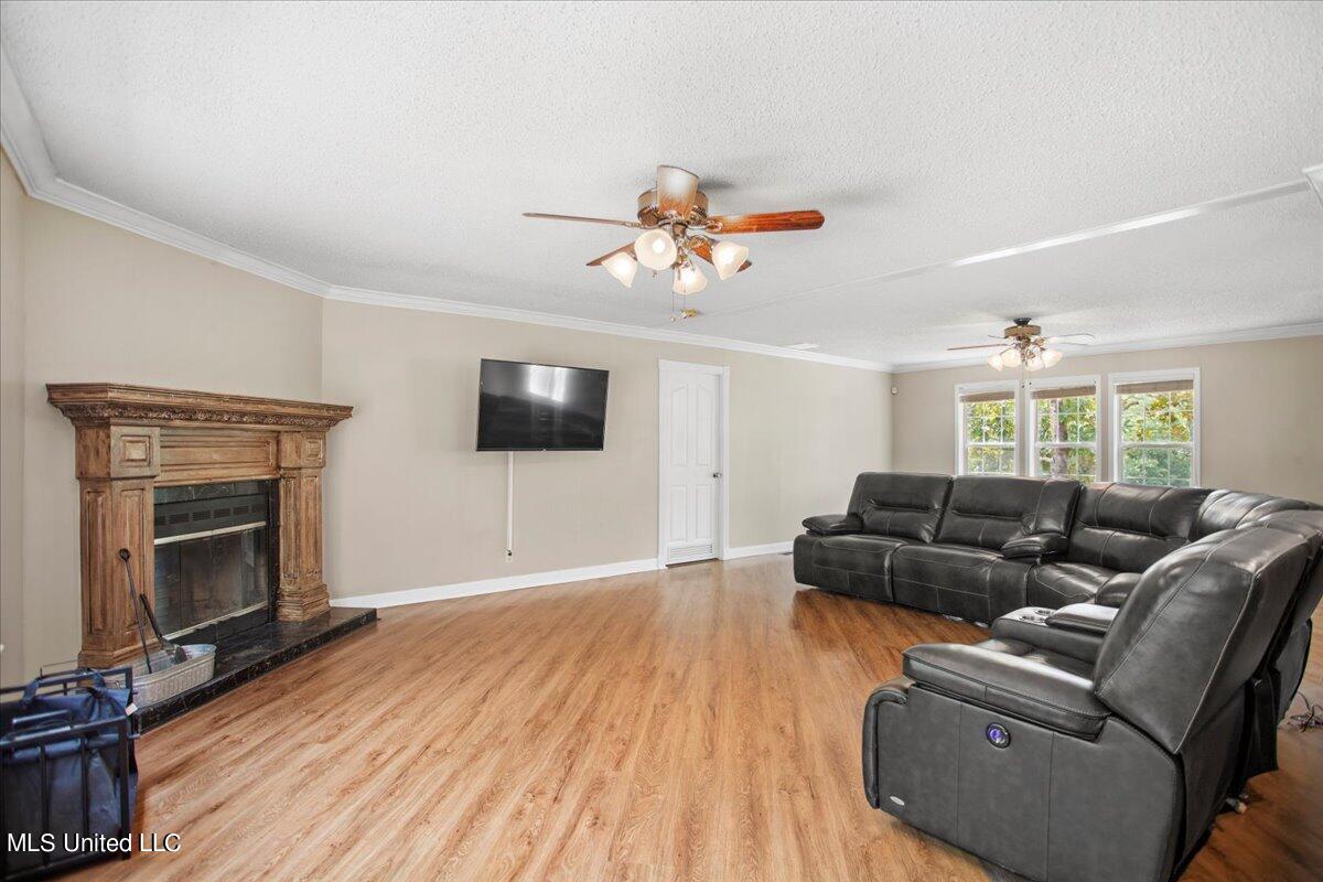 20731 Yankee Town Road Saucier, MS 39574 - Photo 4 of 40 Living Room