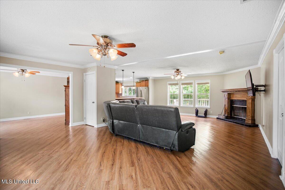 20731 Yankee Town Road Saucier, MS 39574 - Photo 5 of 40 Living Room