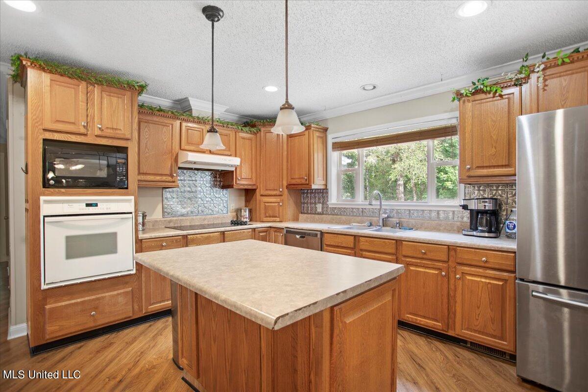 20731 Yankee Town Road Saucier, MS 39574 - Photo 8 of 40 Kitchen