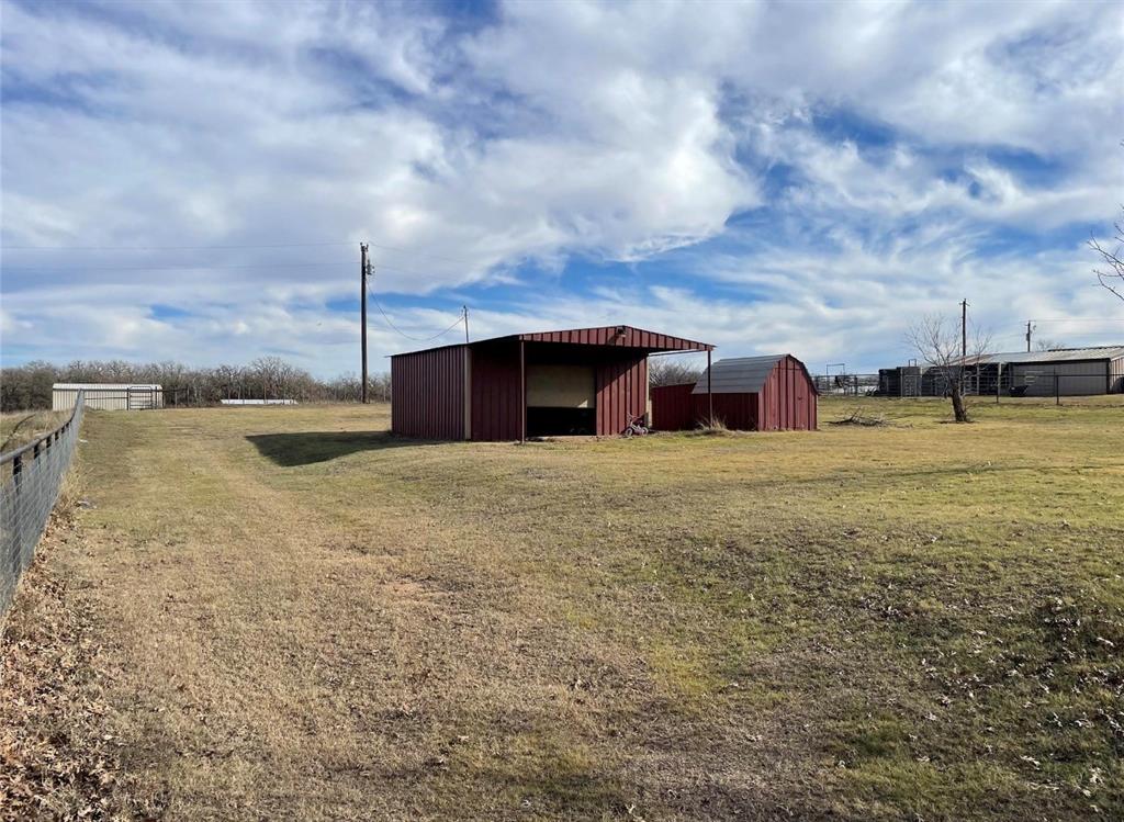 826 Gilliland Road Springtown, TX 76082 - Photo 17 of 27