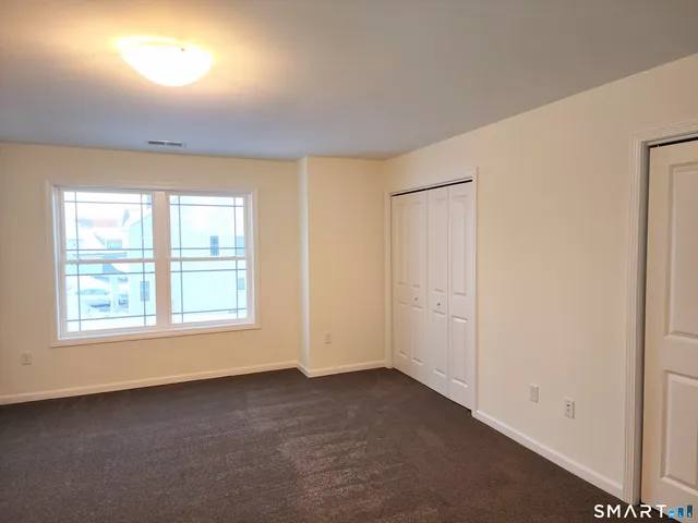 $575,000 | 22 Lombard Cir Haven, Unit 8, North Haven, CT 06473