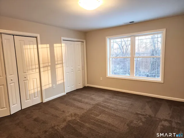 $575,000 | 22 Lombard Cir Haven, Unit 8, North Haven, CT 06473