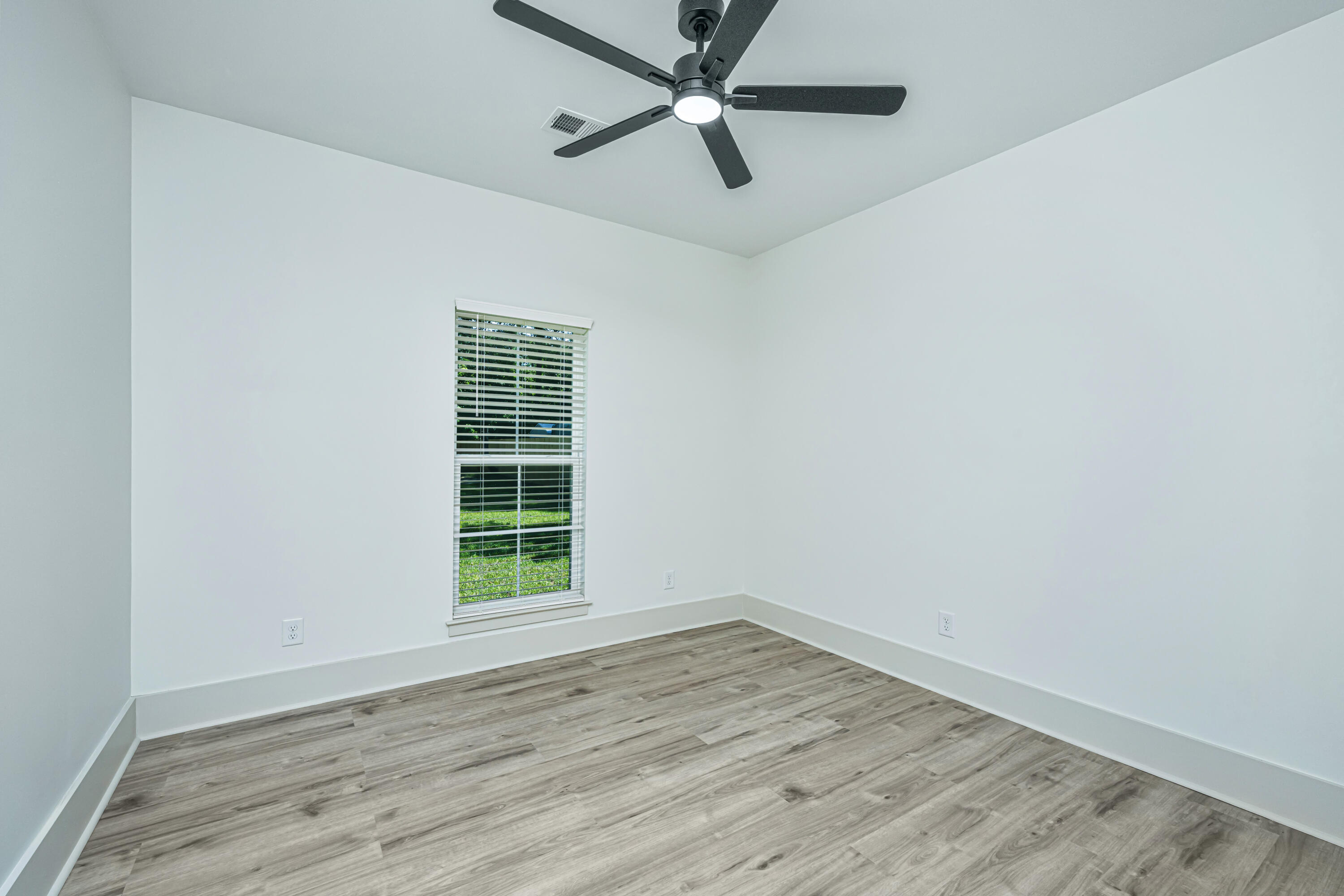 933 Valley Street Hanahan, SC 29410 - Photo 17 of 34 933ValleySt030