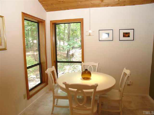 202 Spring Valley Road Carrboro, NC 27510 - Photo 3 of 10 Breakfast Area