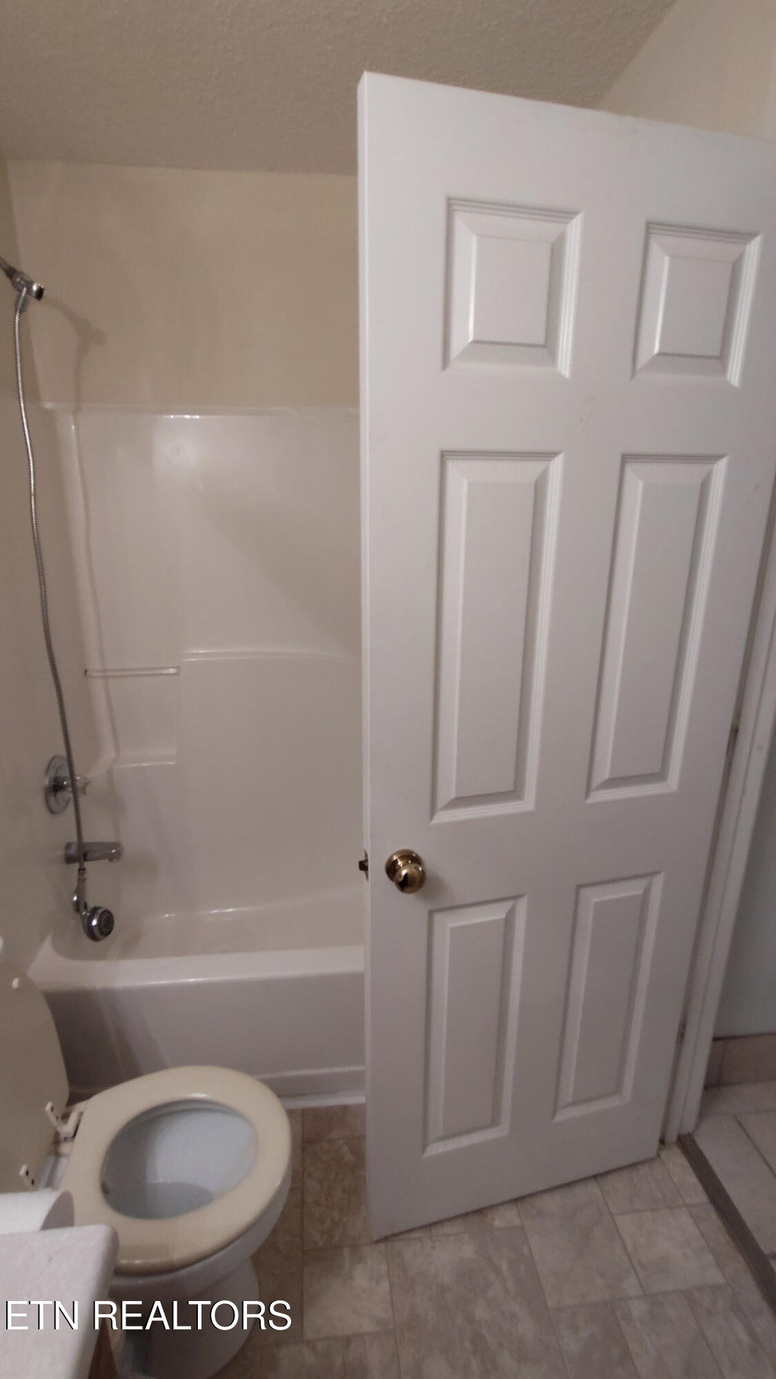 7900 Montbridge Way Powell, TN 37849 - Photo 7 of 12 Bathroom